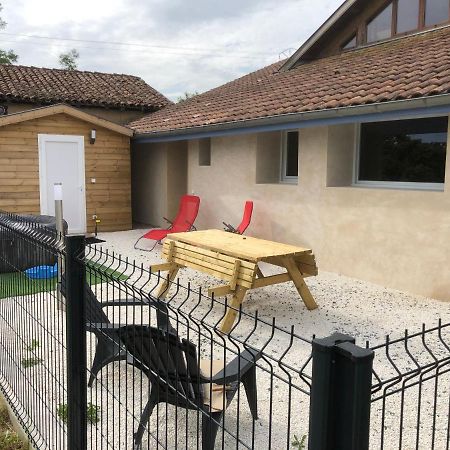 La Petite Ferme De Pouillon - Parc Animalier - Aire De Loisirs B&B 외부 사진