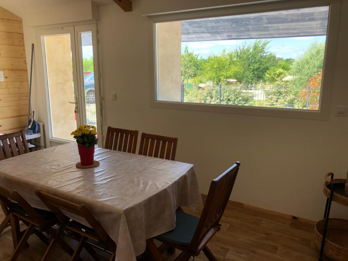 La Petite Ferme De Pouillon - Parc Animalier - Aire De Loisirs B&B 외부 사진