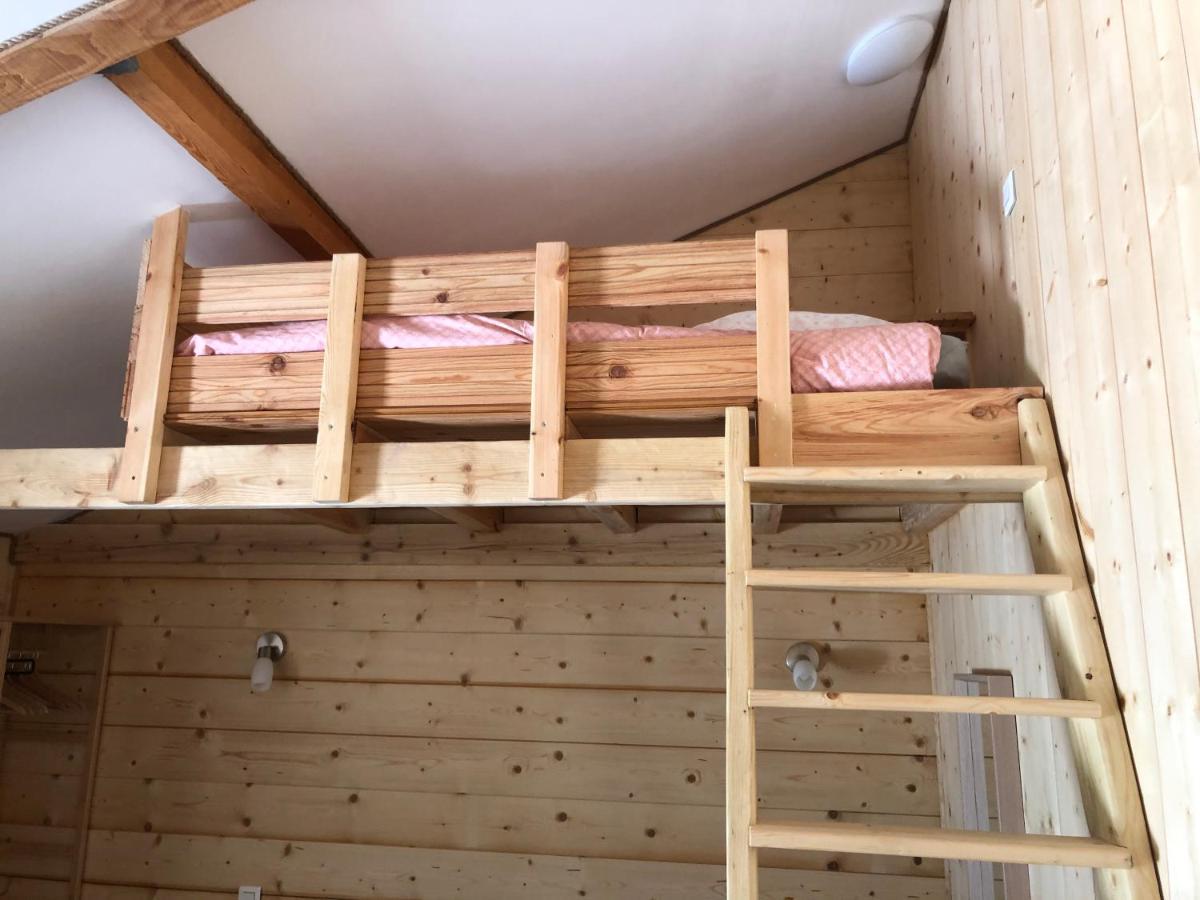 La Petite Ferme De Pouillon - Parc Animalier - Aire De Loisirs B&B 외부 사진